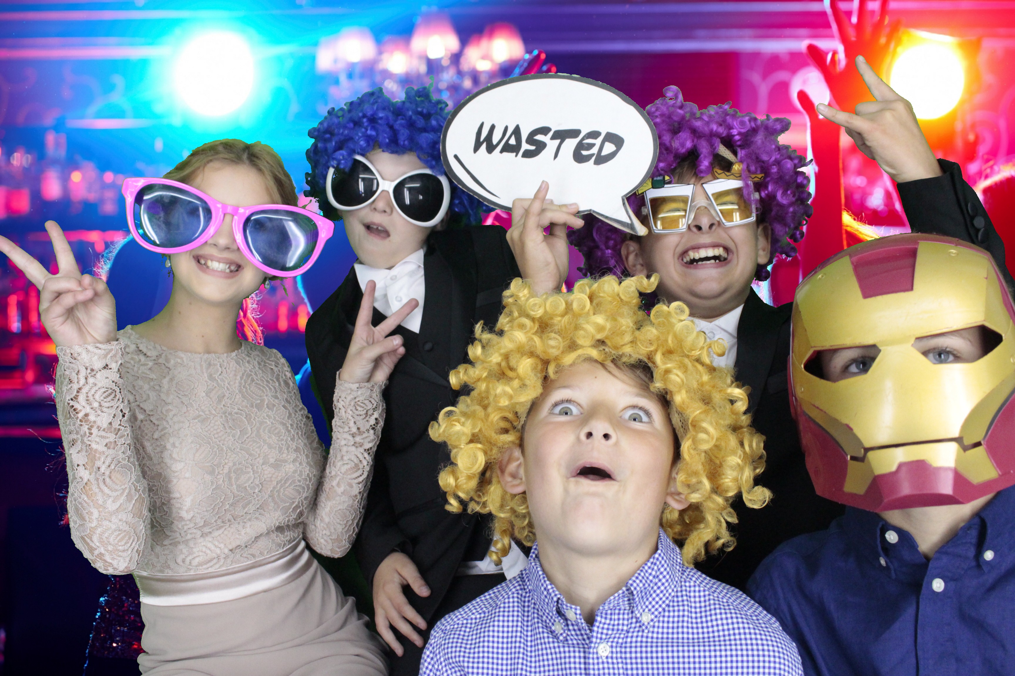 Mr & Mrs Hillier | View more photos from the event at gallery.myphotoboothexperience.co.uk/u/MyPhotoBoothExperienceLtd/Mr-Mrs-Hillier
